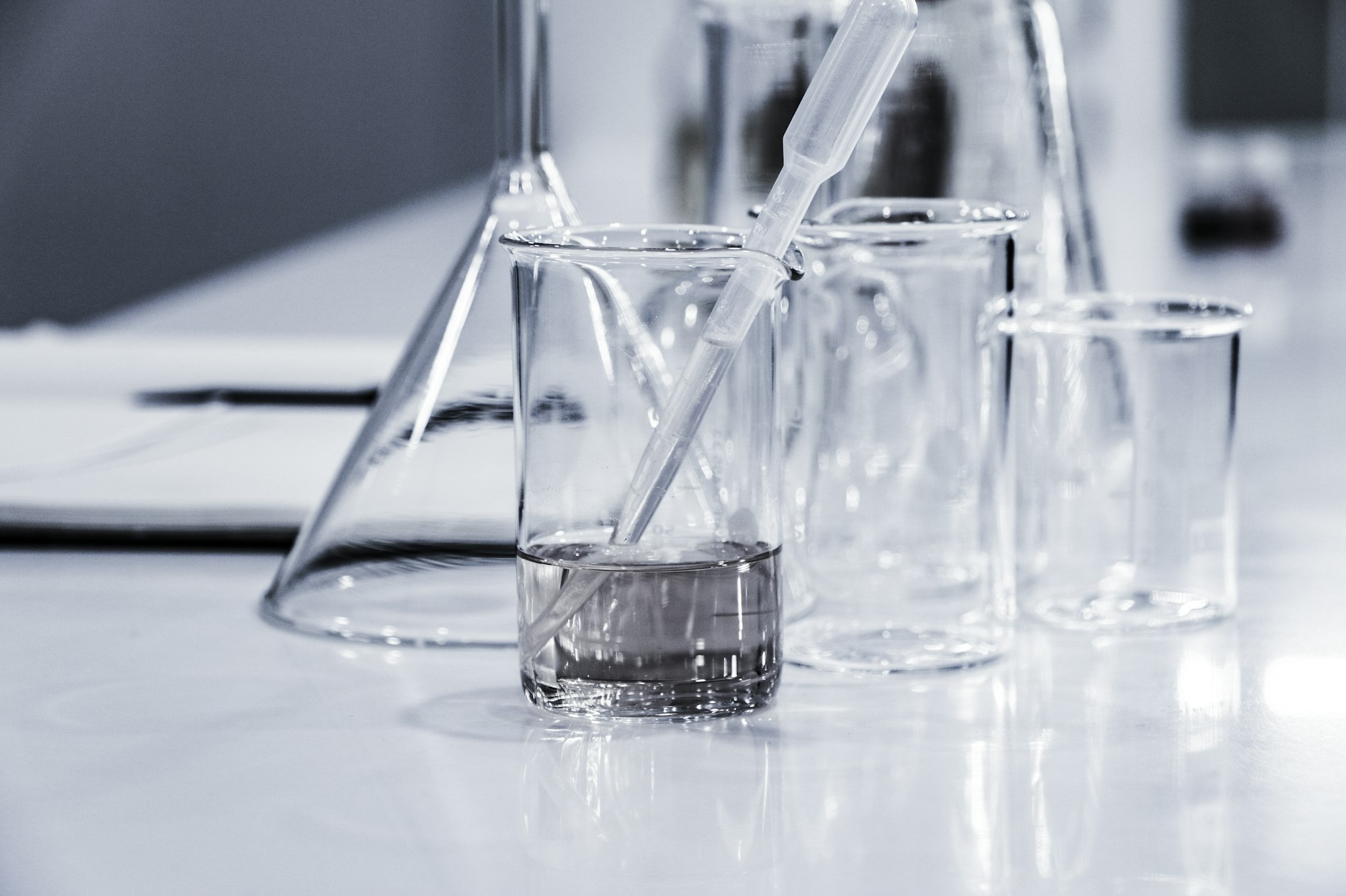 Praktikum Kimia di Lab